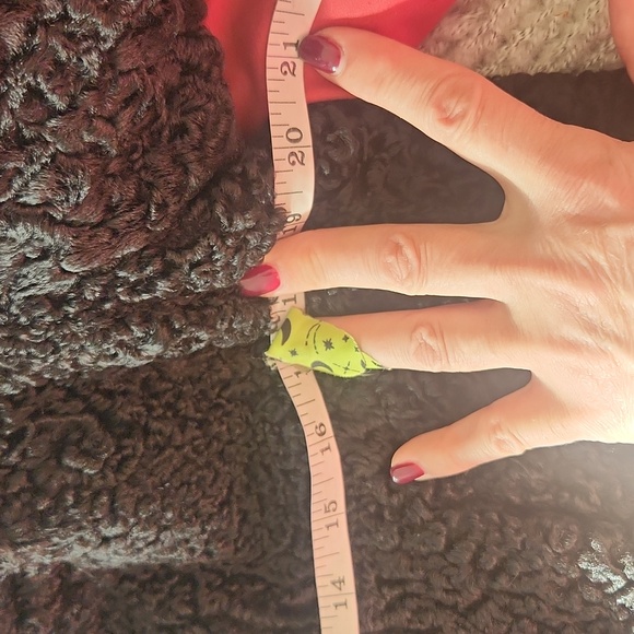 Vintage 90s pristine vintage fur/ coat with ornate collar - Picture 11 of 11